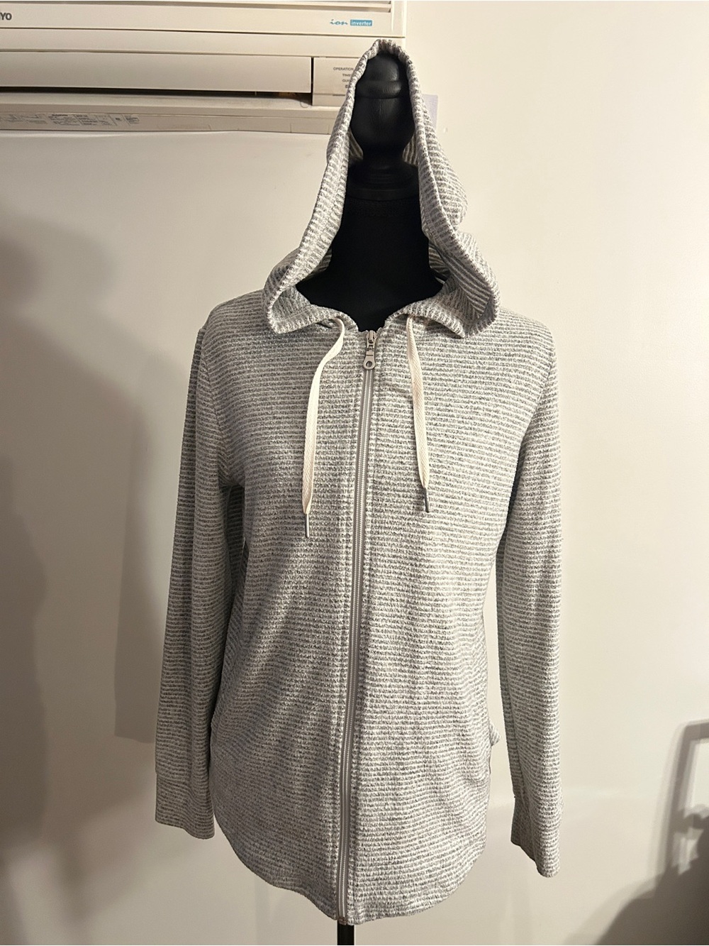Liz Claiborne Light Gray Zip-Up Hooded Sweatshirt
